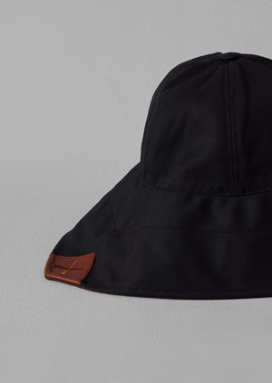 Beton Cire Contrast Rain Hat | Black/Brown