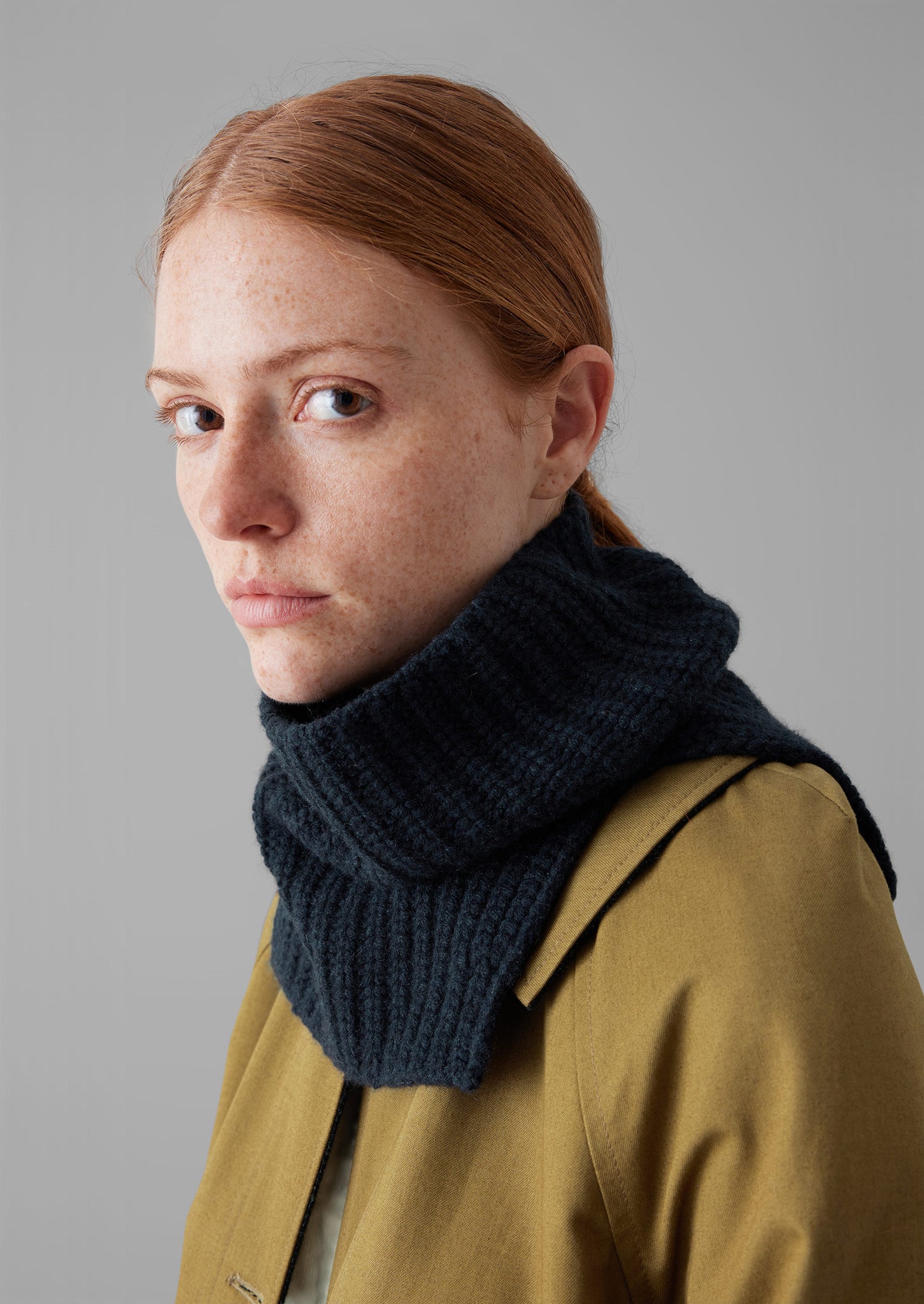 Ribbed Wool Cashmere Snood | Darkest Navy