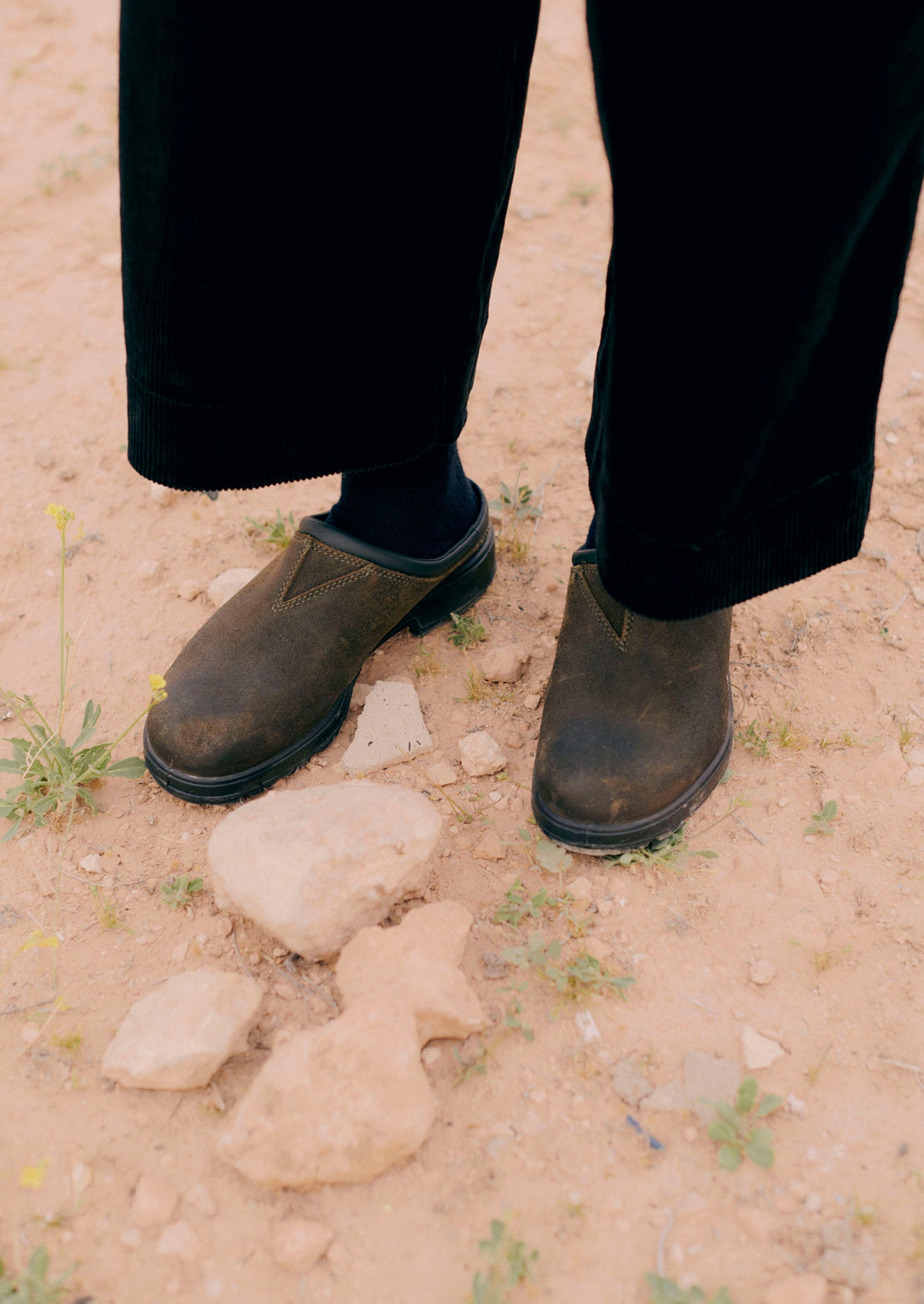 Blundstone Waxed Suede Clogs | Olive