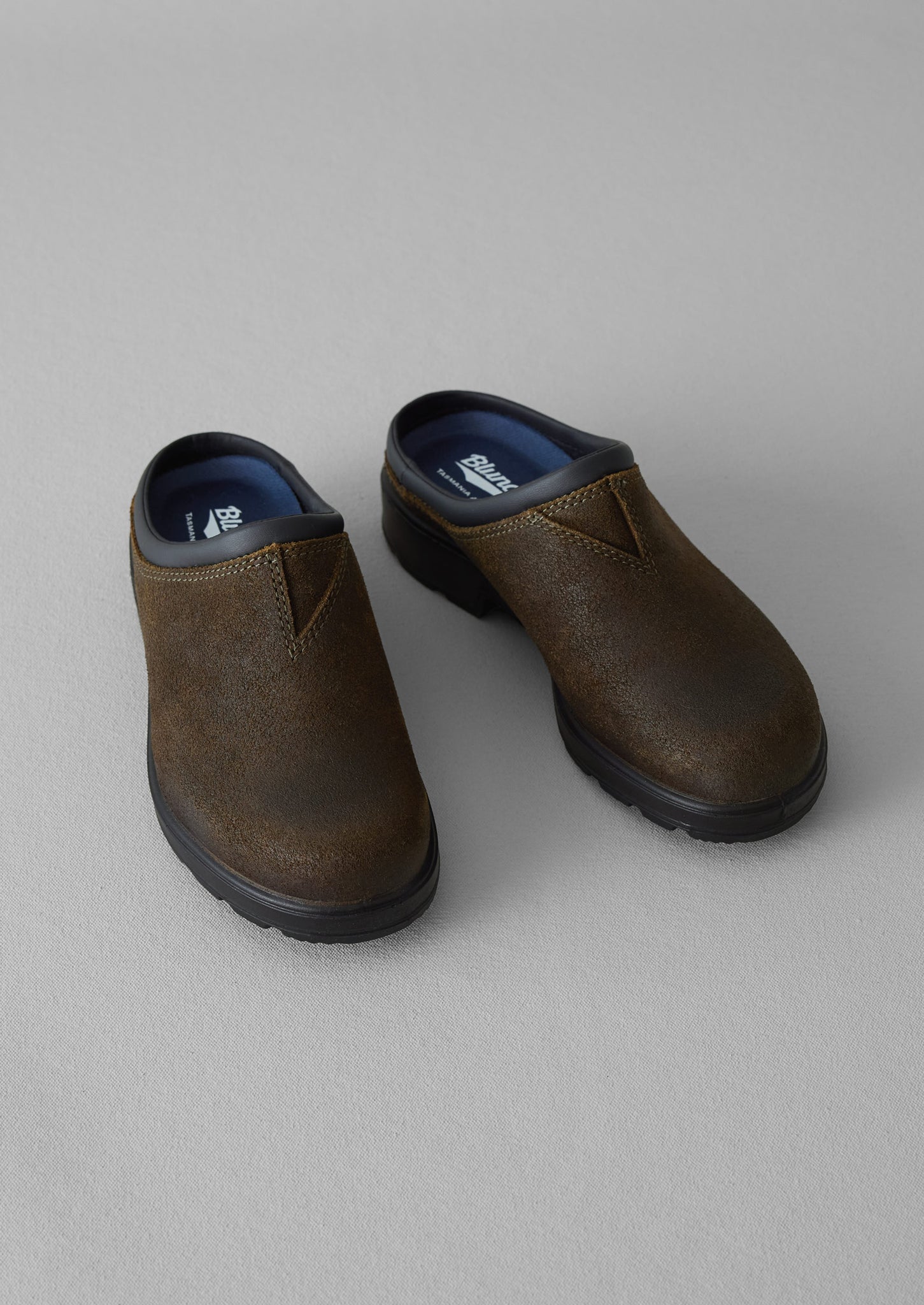 Blundstone Waxed Suede Clogs Olive TOAST