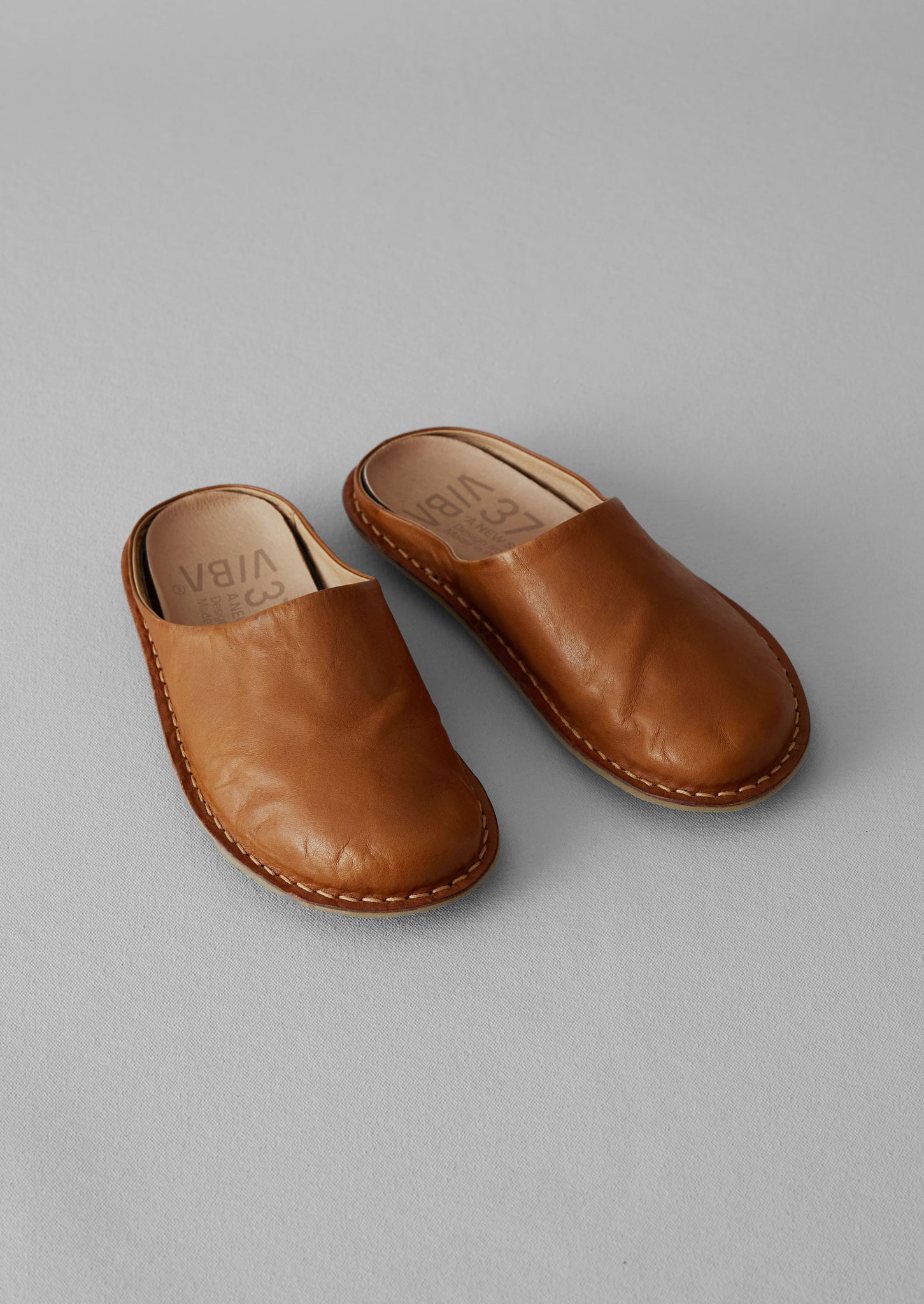 Leather shops mules