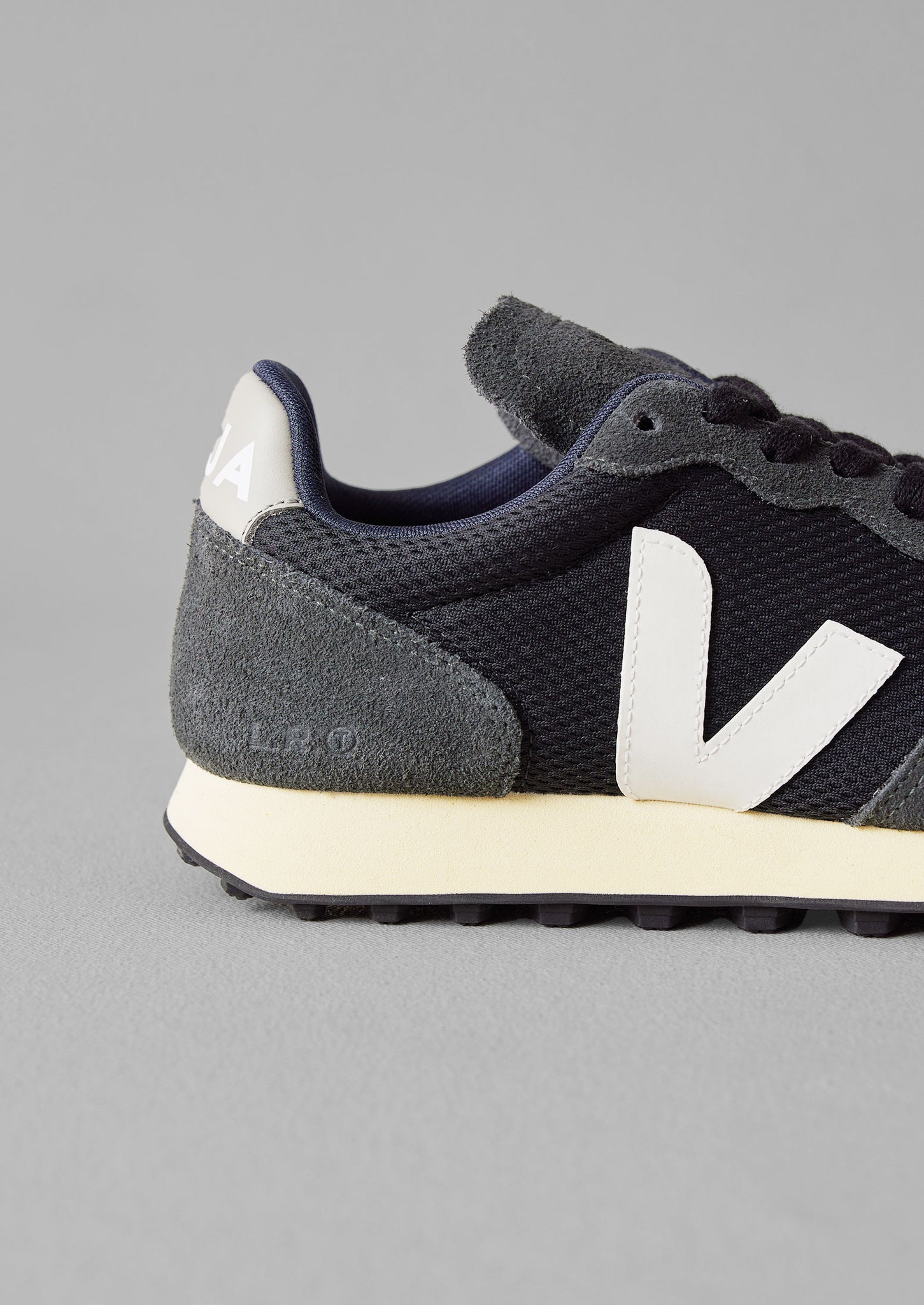 Veja Rio Branco Trainers | Black/White/Oxford Grey