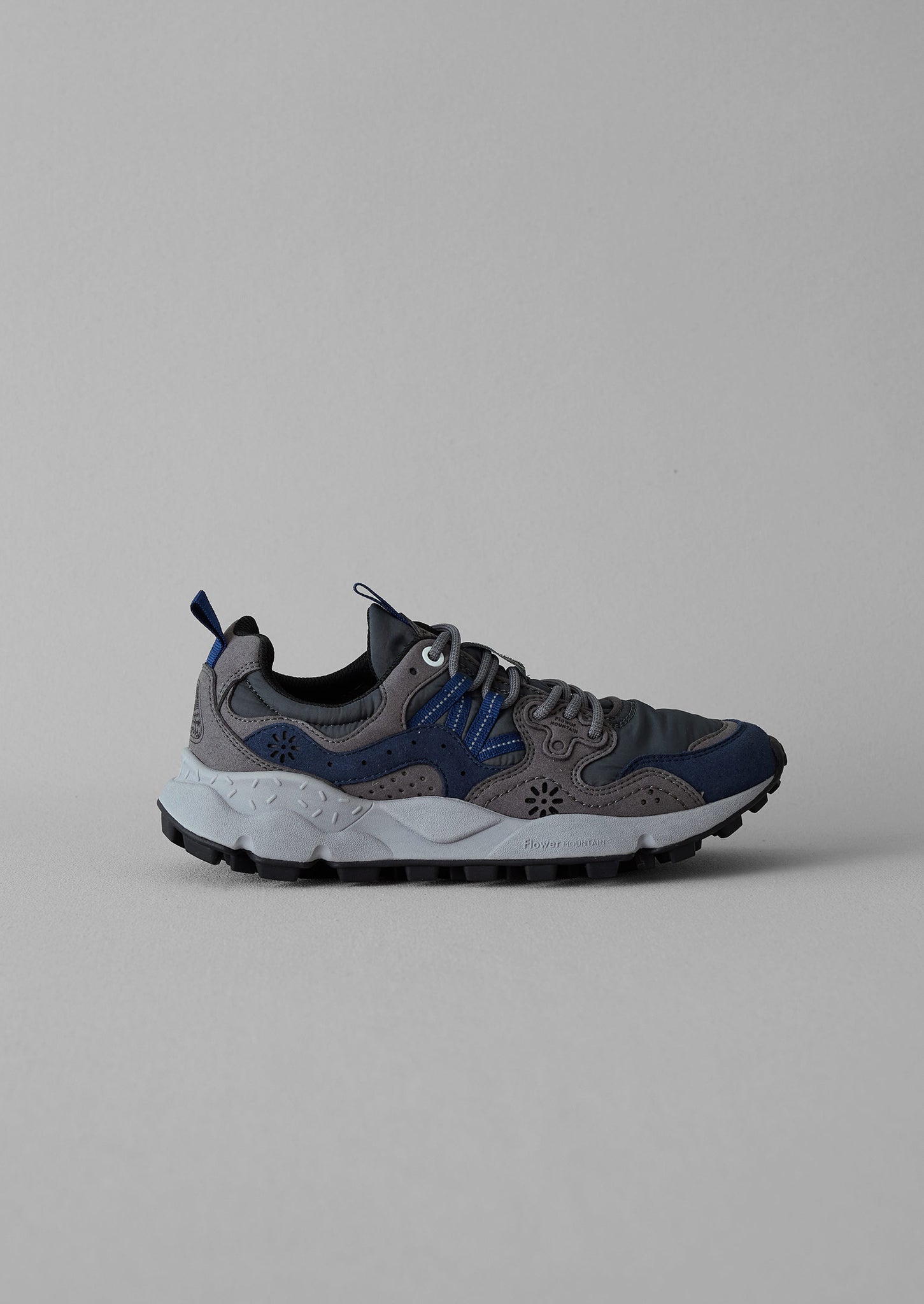 Flower Mountain Yamano Kaiso Trainers | Charcoal