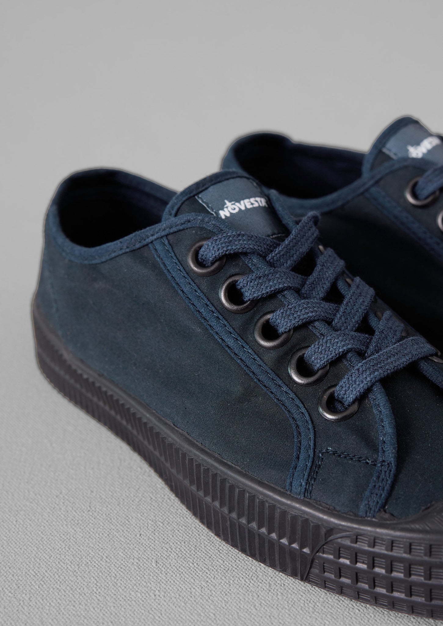 Novesta Star Master Waxed Cotton Plimsolls | Navy