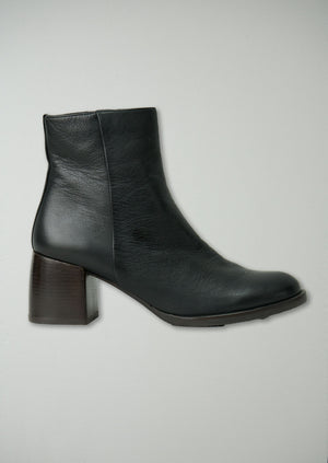 Reworn Chie Mihara Zip Boots Size 36 (112) | Black