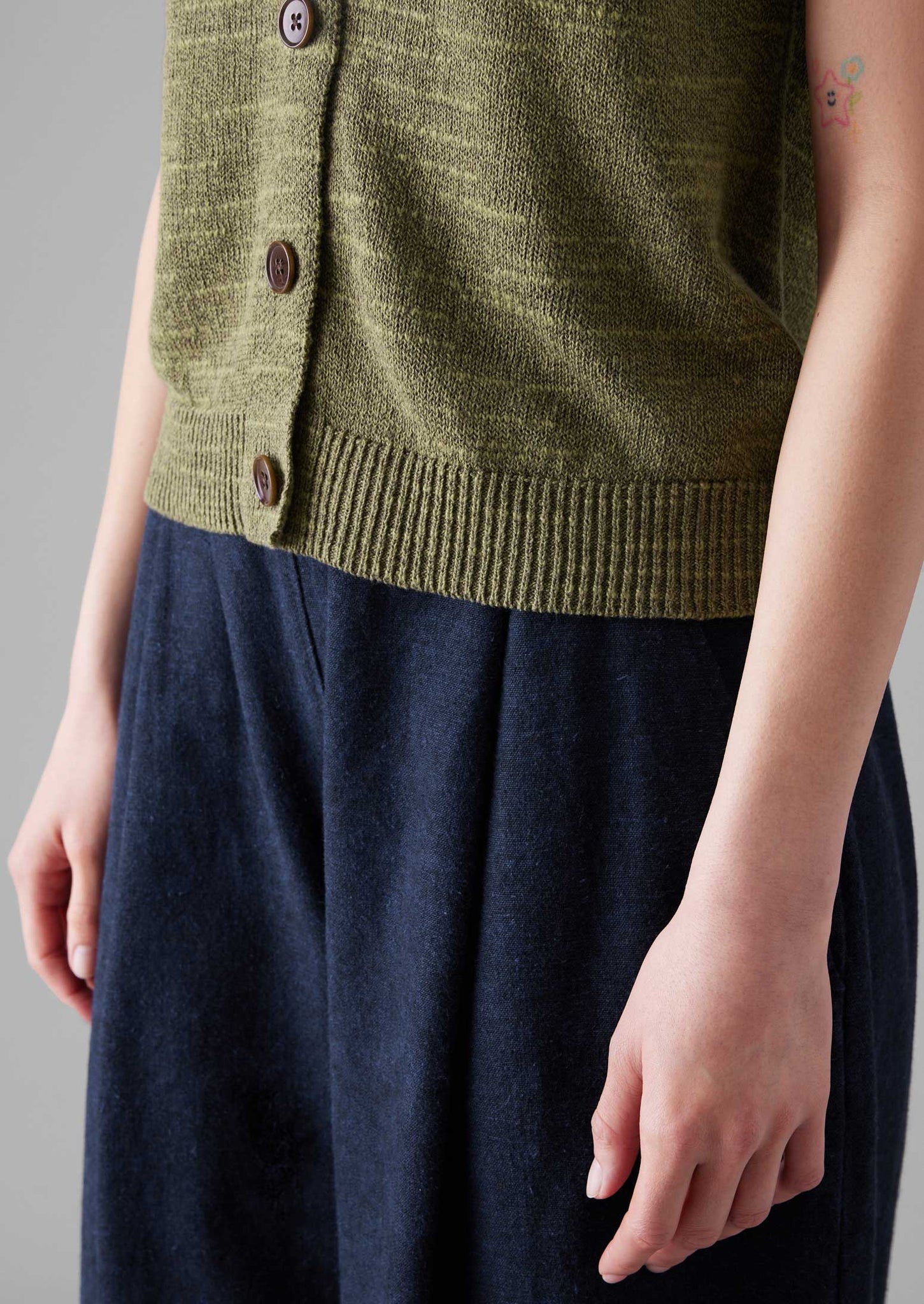 Fine Linen Cotton Knitted Tank | Montella Olive