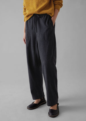 Suki Wool Cotton Seersucker Check Trousers | Carbon